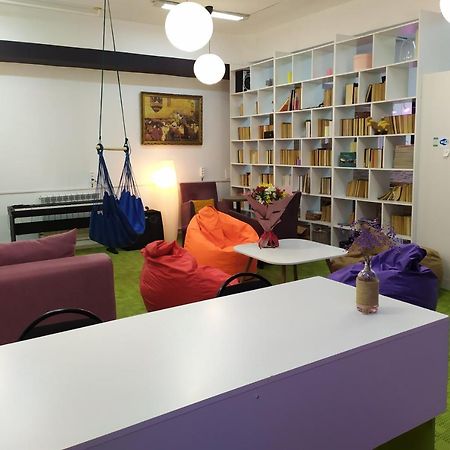 Хостел 689Capsulehotel&Coffee الماتي المظهر الخارجي الصورة
